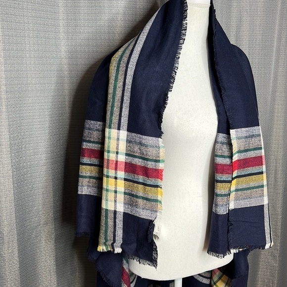 GAP BLUE AND PLAID BLANKET SHAWL WRAP - Picture 3 of 6